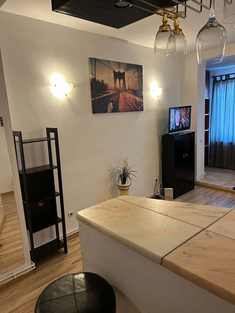Garsoniera de inchiriat la Universitate cu centrala proprie - Poză 5