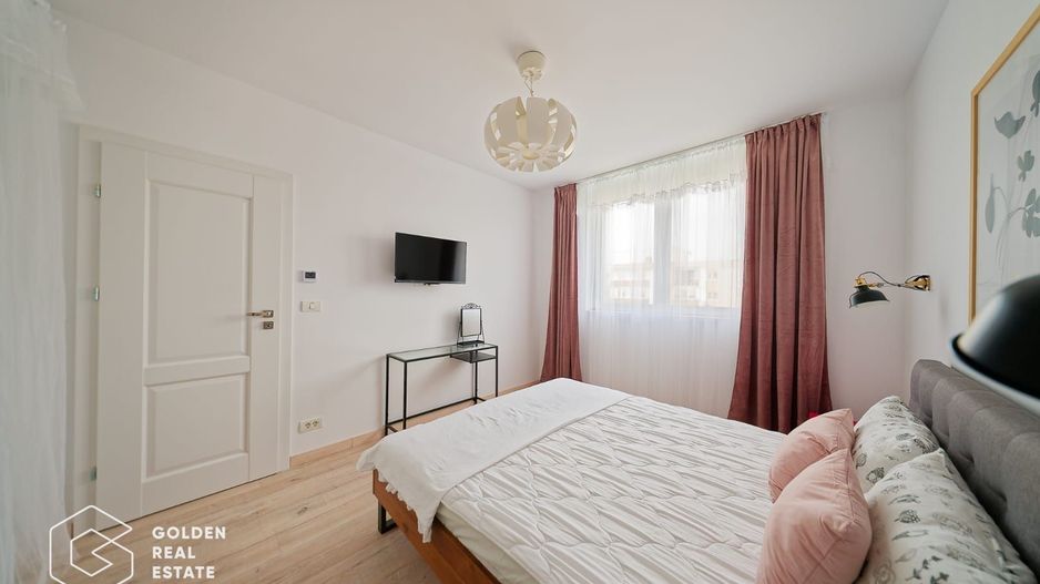 Apartament de revista, prima inchiriere, zona Micalaca 300 - Poză 1