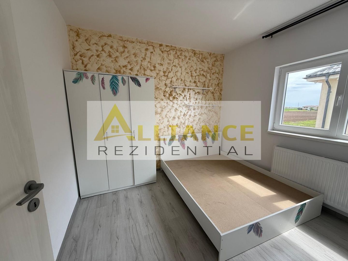 Vila individuala P+1E ~ 4 camere 2 bai ~ 560mp teren - Poză 2