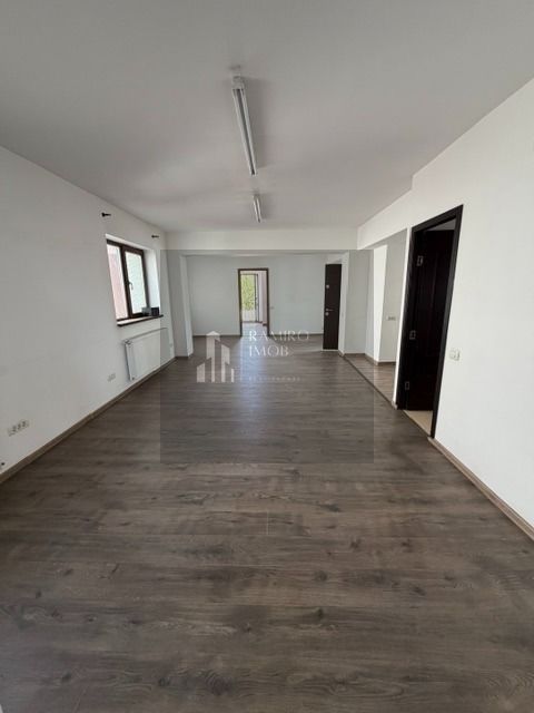 Spatiu Comercial / Birouri Metrou Aparatorii Patriei - Poză 11