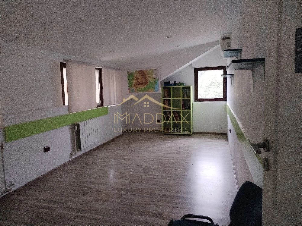 Vila cu 5 camere *276mp* // Zona Rahova - Poză 8