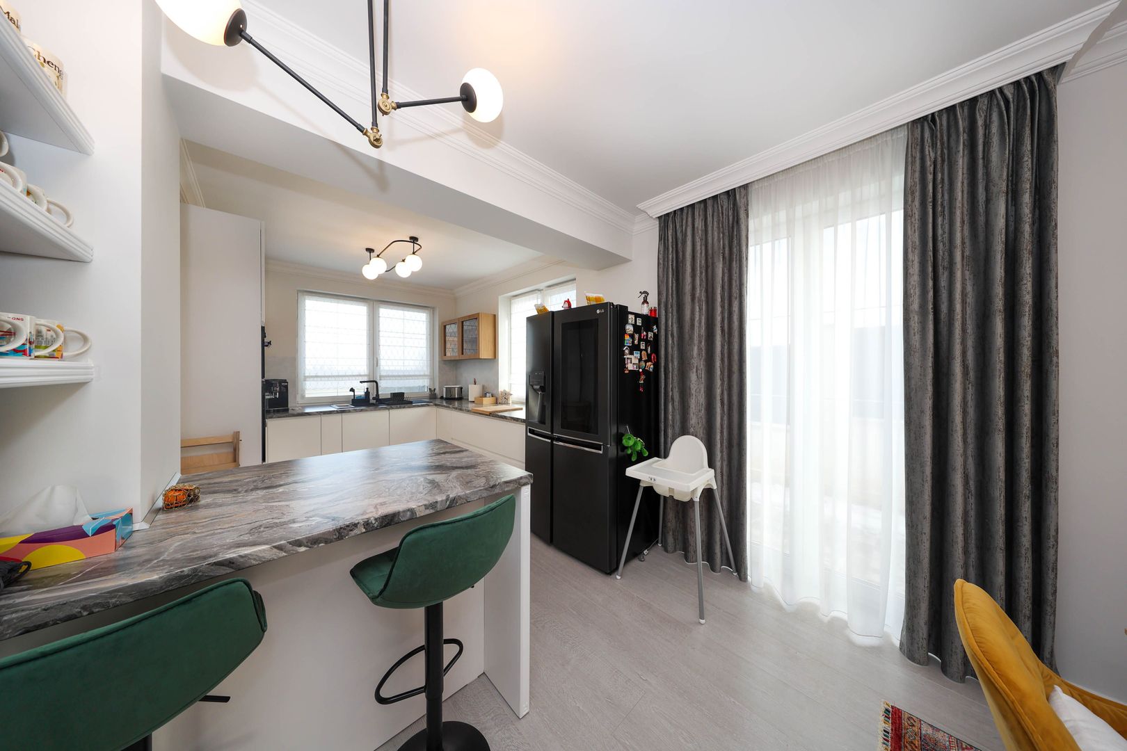 Casă ideală pentru familie în Brașov, Bunloc – spațioasă, luminoasă, priveliște - Poză 13