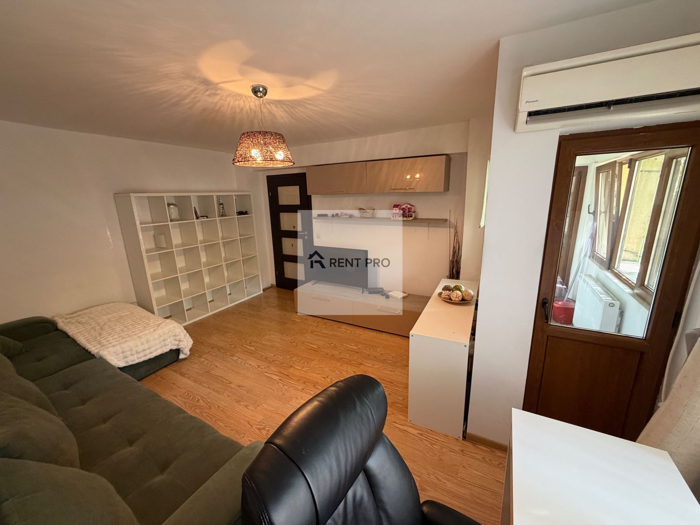Apartament 2 Camere Spațios Drumul Sării Bloc Solid 1983 Reabilitat - Poză 11