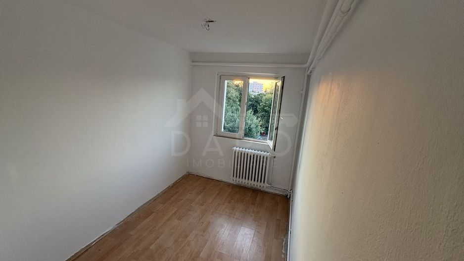 - Apartament 3 Camere - Cartier Dâmbu Pietros - pret negociabil - Poză 4
