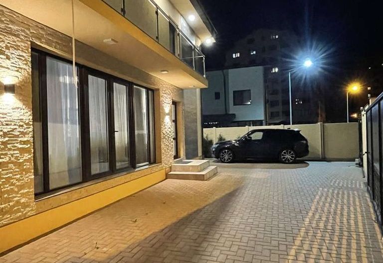 De vanzare casa deosebita, ultrafinisata, Bragadiru - Poză 2