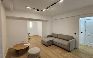 Unirii - Centru - 3 camere - Centrala proprie - mobila la comanda - Poză 2