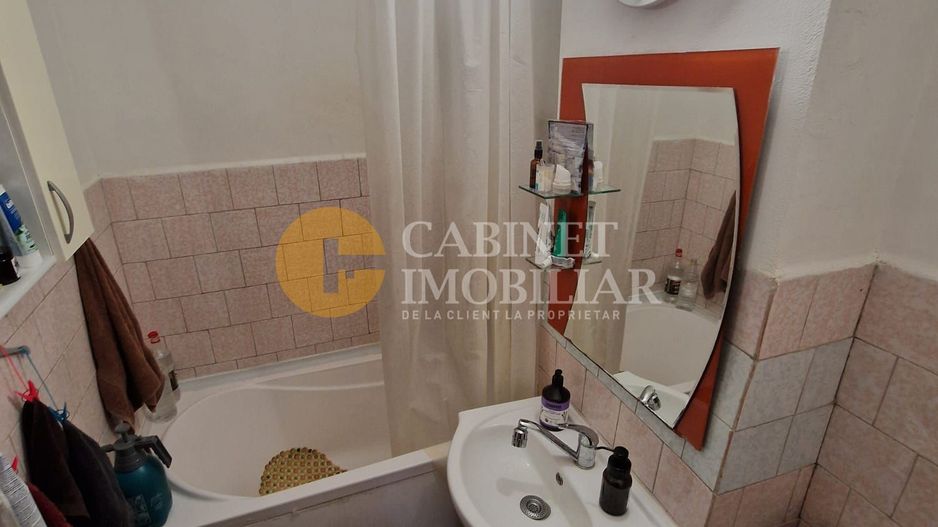 3 Camere Decomandat- Etaj intermediar+ Loc de parcare- Zona Alexandru cel Bun - Poză 5