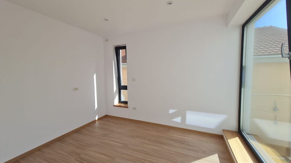 Minimalist în Timișoara - Poză 9