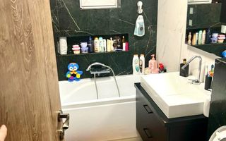 Vanzare apartament - 3 camere  - etaj intermediar - Paltinisului - Poză 6