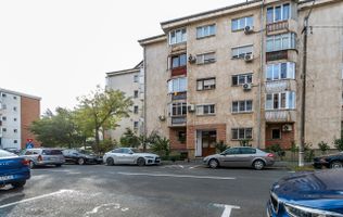 Apartament decomandat, 2 camere, Alfa, la 2 pași de stația de tramvai