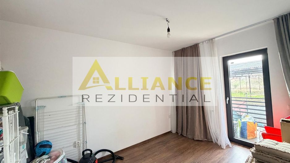 Mobilat si utilat- 4 camere- 2 bai - 200m de STV - Gata de mutare - Poză 8