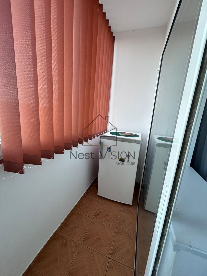 Spatios si gata de mutat | 2 camere | balcon + pivnita | Strand - Poză 11