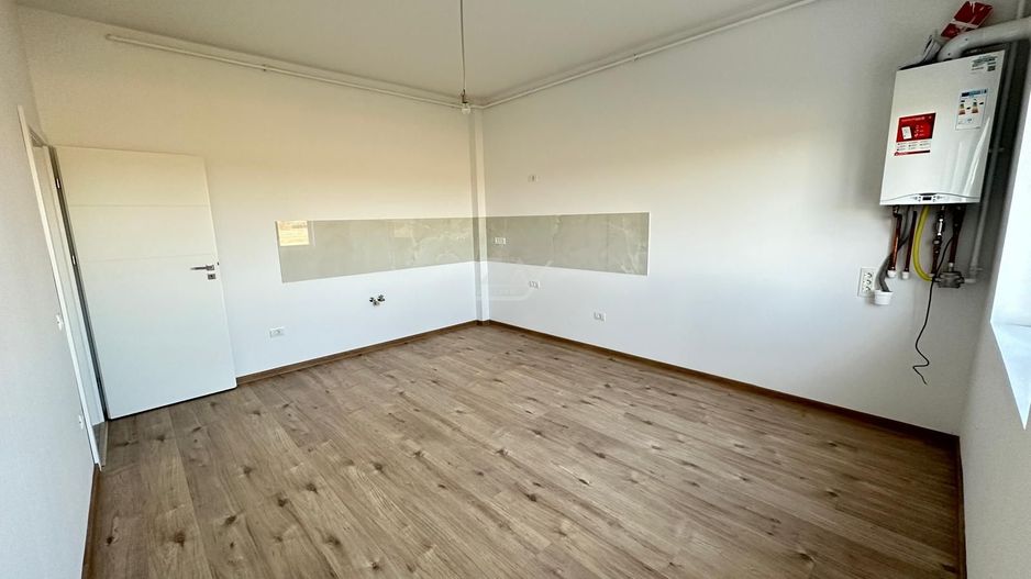 Etaj intermediar. Bloc finalizat. Loc de parcare. - Poză 2