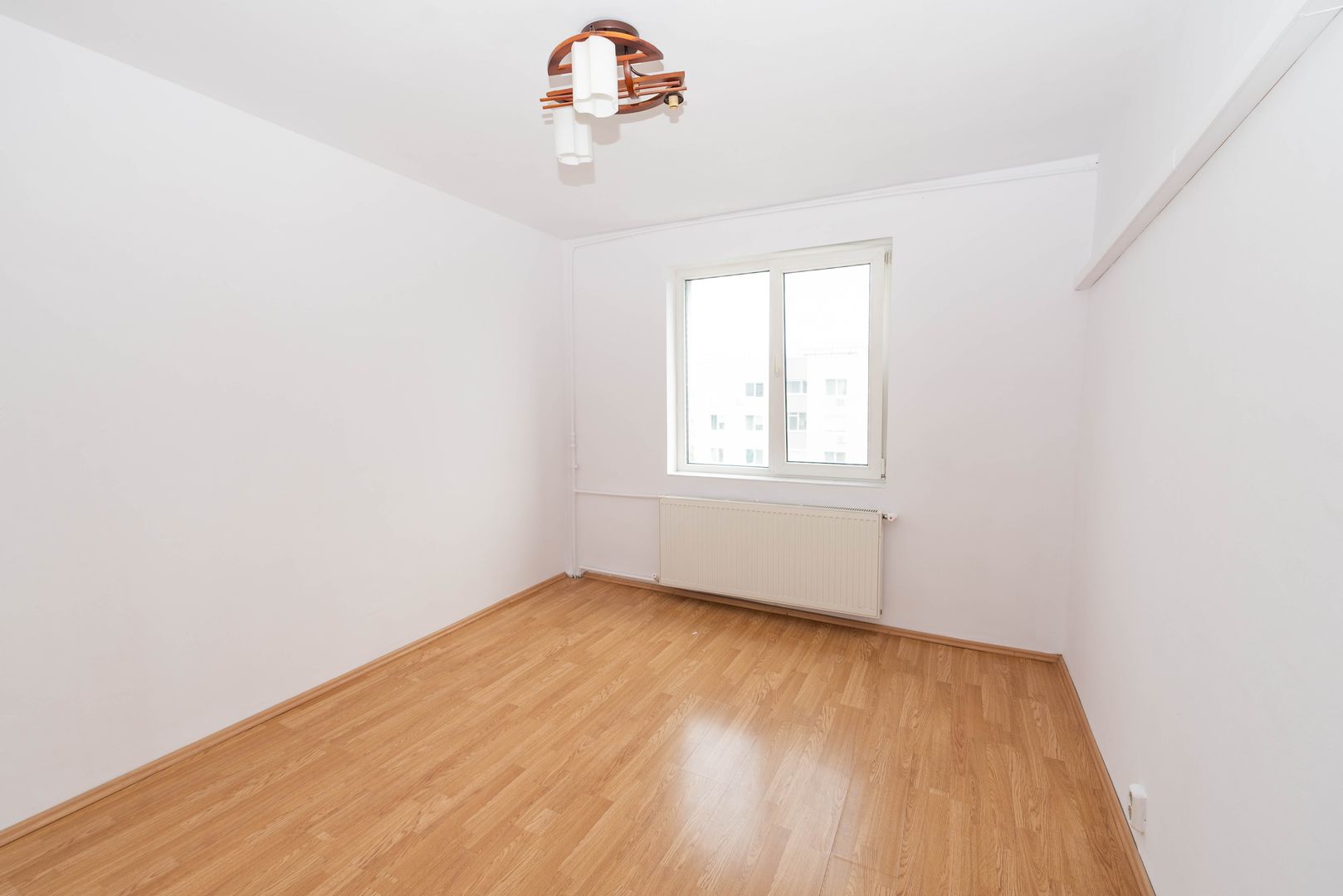 Apartament 3 camere 1980 decomandat Crangasi 2 bai loc parcare - Poză 3
