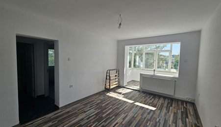 Apartament 2 camere Podu Ros-Sos. Nationala - renovat complet