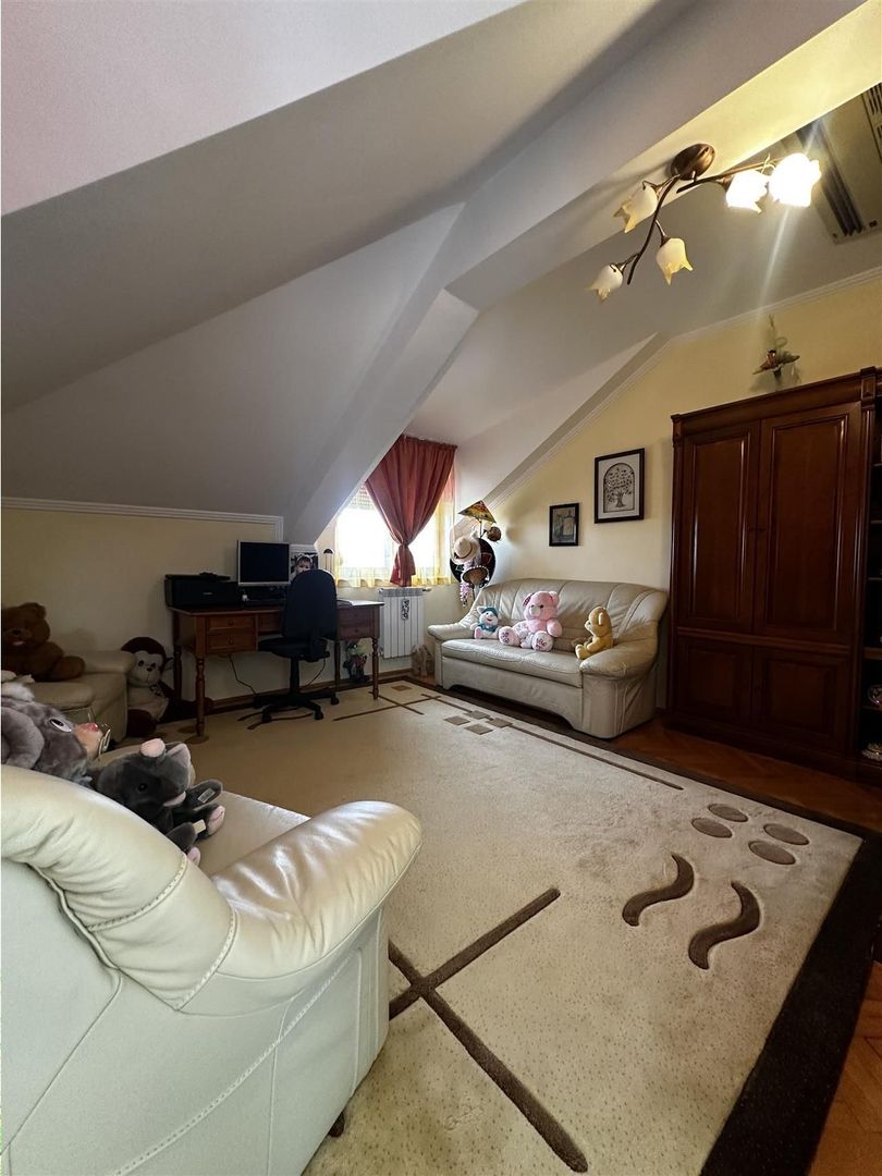 Vila lux cu piscina Sanmartin - Poză 17