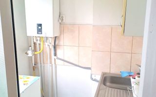 Apartament cu o camera de inchiriat – Micro 38, etaj intermediar - Poză 2