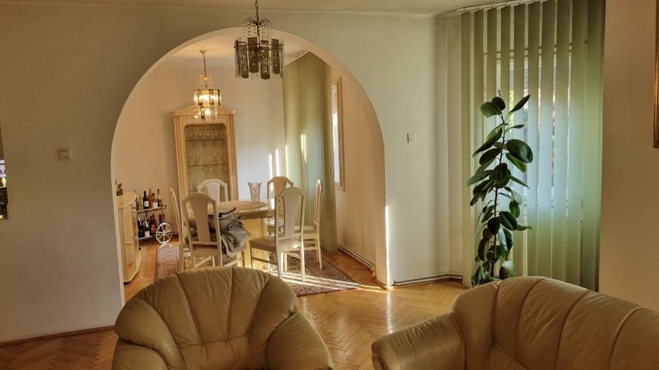 Casa ultracentrala - Poză 4