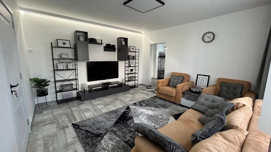 Titan 2 camere Lux | 6 m metrou | Prima inchiriere - Poză 1