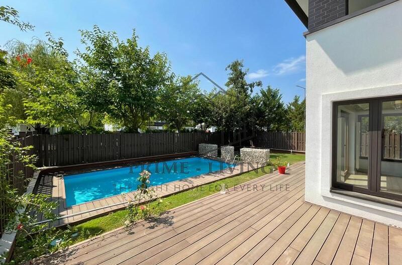VILA SPATIOASA CU PISCINA PRIVATA LA INCHIRIERE IN COMPLEX OXFORD - Poză 1