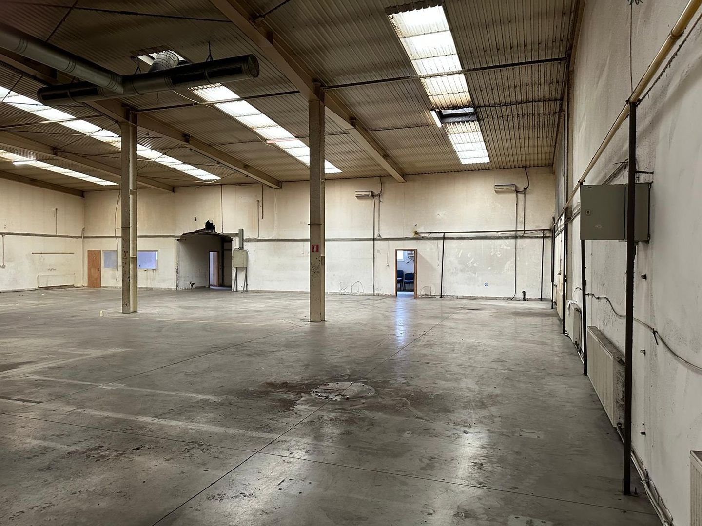 Inchiriere hala industriala  596 mp Arad, zonă centrală - Poză 5