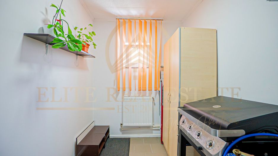 Apartament in vila , Curte  , Garaj - Pod butelii - Poză 8