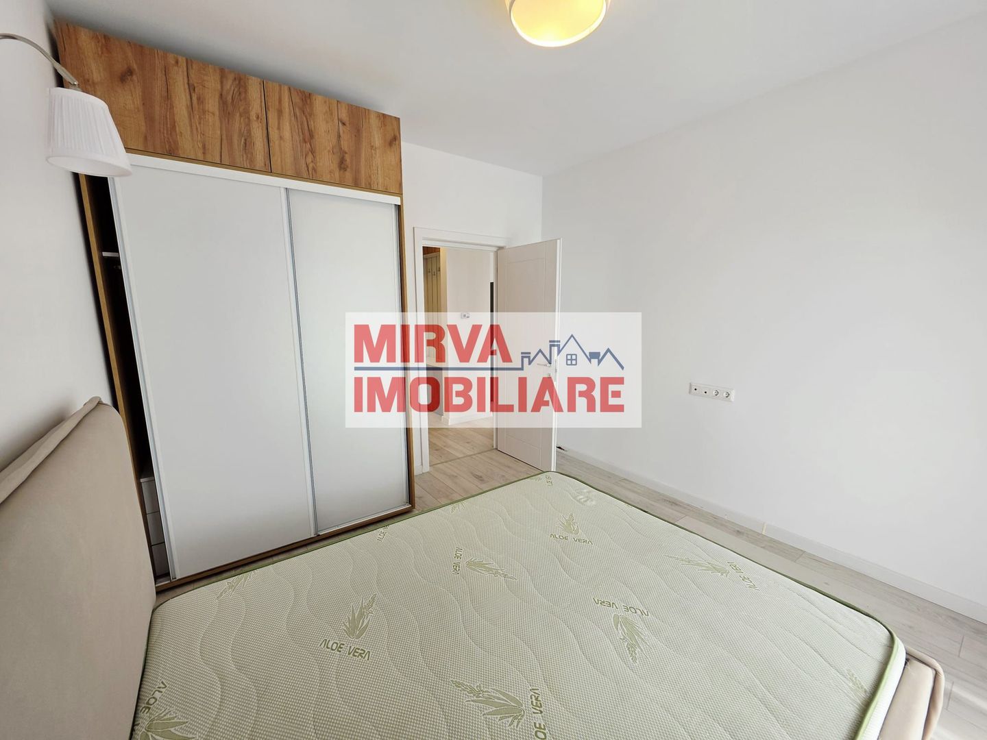 Apartament 2 camere modern, parcare inclusă, mobilat și utilat - Poză 12