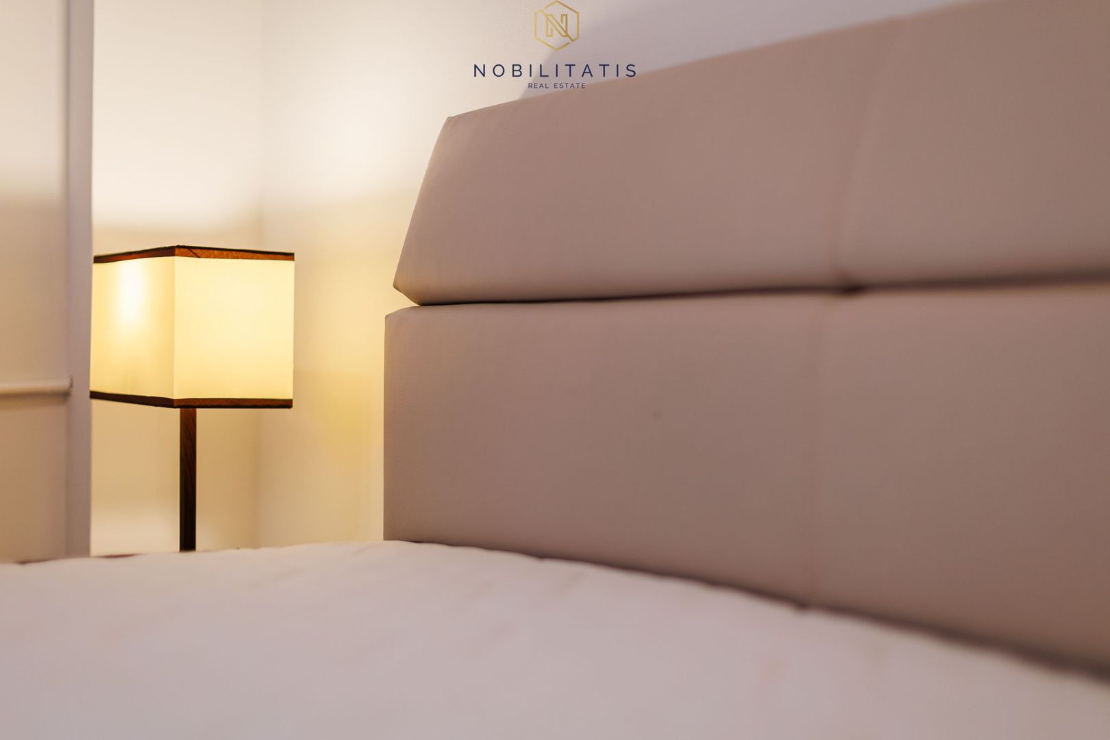 Un apartament cum rar găsești, în centrul orasului | Garaj privat - Poză 32