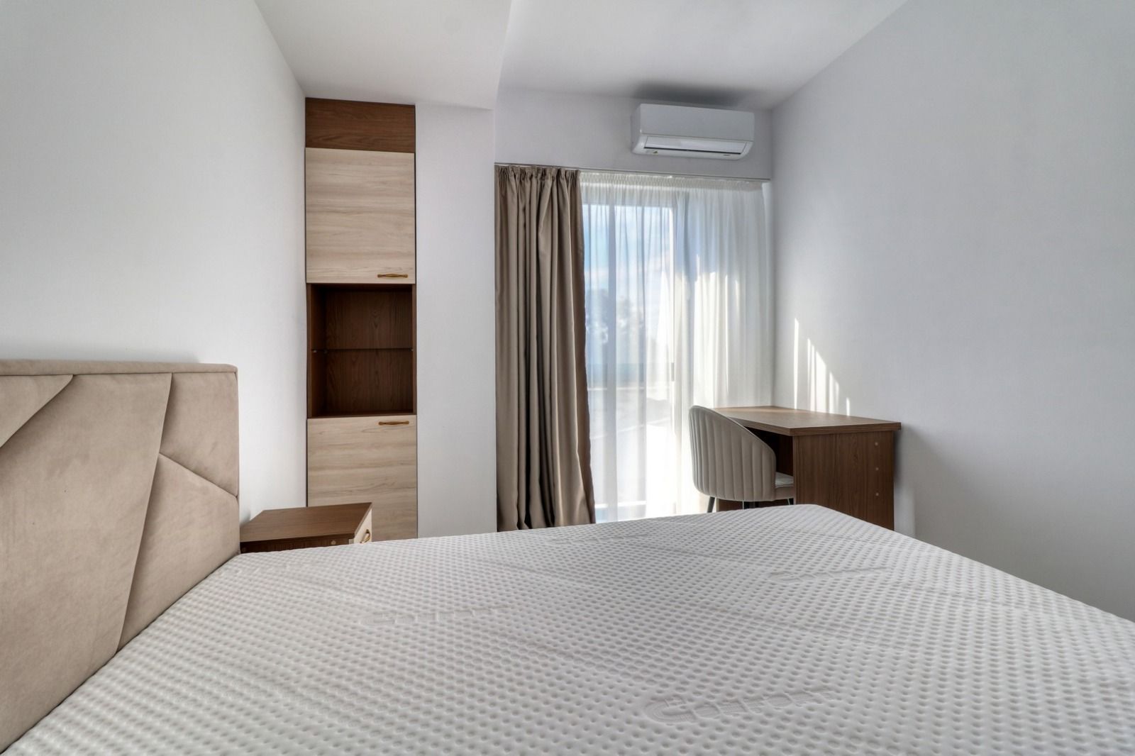 AP. 3 CAMERE DECEBAL, PRIMA INCHIRIERE, PARCARE, INCALZIRE PARDOSEALA - Poză 2