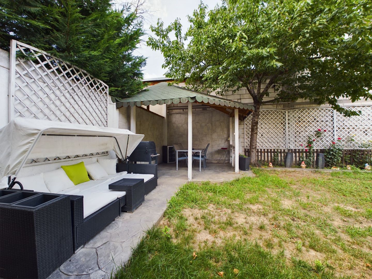 Casă cochetă pe strada Făt Frumos. - Poză 3