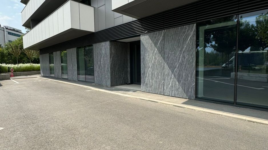 Spatiu Comercial | Stradal | 338 m2 | Trafic intens | Vitralii | - Poză 1