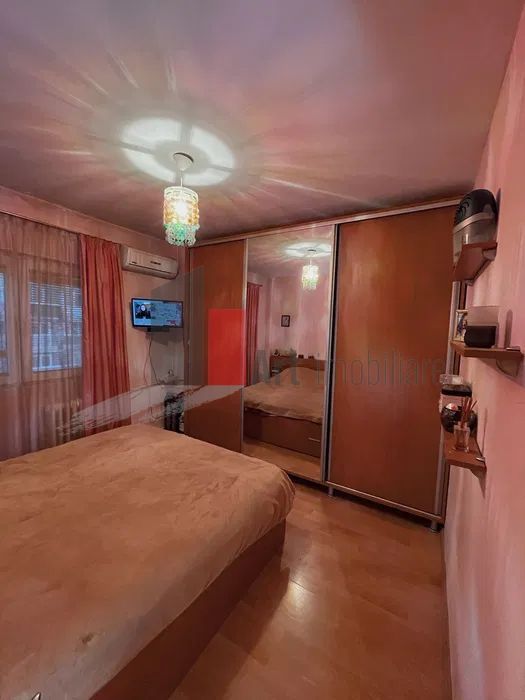 3 Camere Tineretului - Poză 3