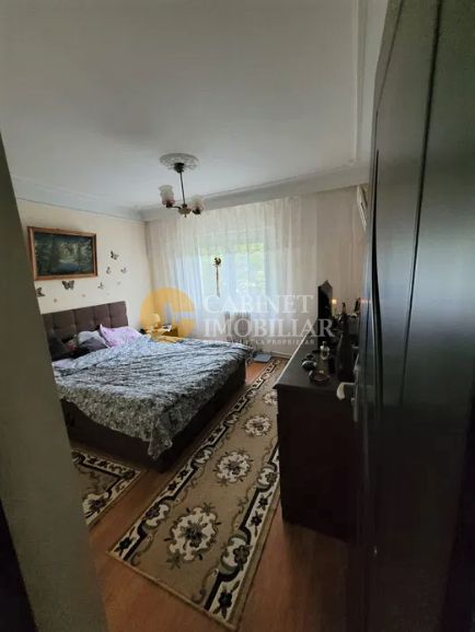 Etaj 2, bloc din 1984 2 camere decomandat zona Zimbru - Poză 2