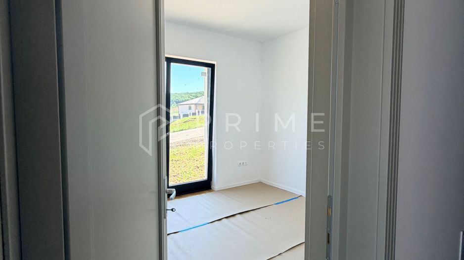 Vilă chalet modern cu perete panoramic de sticlă - Livezeni, Mureș - Poză 11