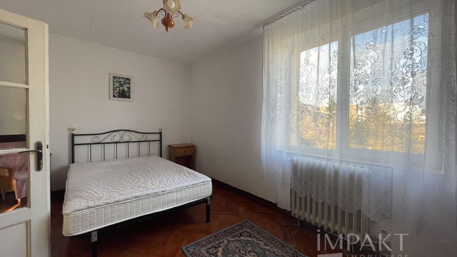 Apartament cu 2 camere in zona centrală - Poză 1