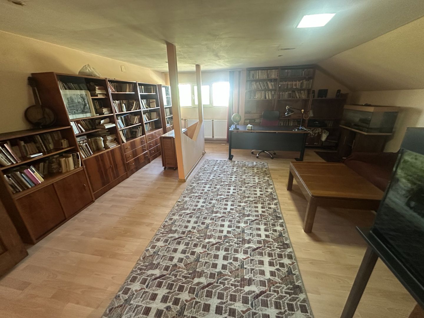 PANTELIMON, APARTAMENT-VILA 1E+M 230 MP, CURTE 516 MP! - Poză 30