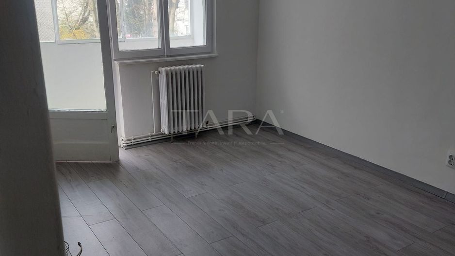 Apartament 2 camere Mănăștur, etaj 1, renovare începută, ideal investi - Poză 1