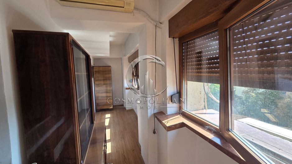 Apartament deosebit cu scara interioara si 4 camere ~ pozitie centrala - Poză 5