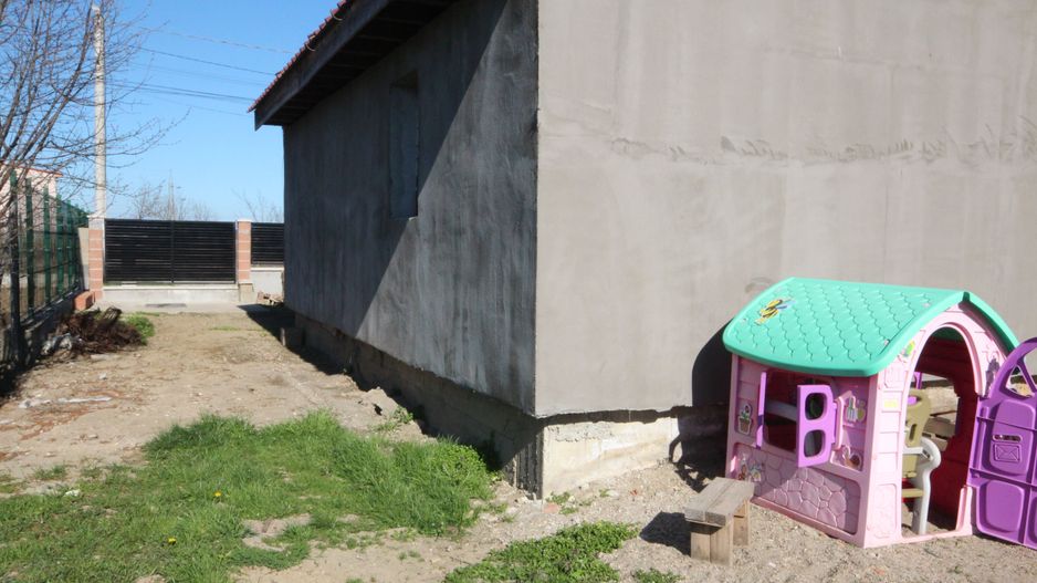 Casa individuala cu teren generos - Poză 5