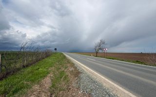 Teren de vanzare in Săcele ideal pentru silozuri, fermă 6 ha - Poză 4