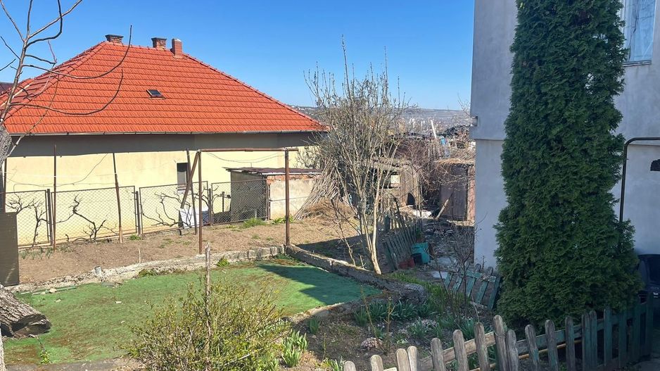 Casă de vânzare renovabilă | Gruia | Teren 380 mp | Front la 2 străzi - Poză 4