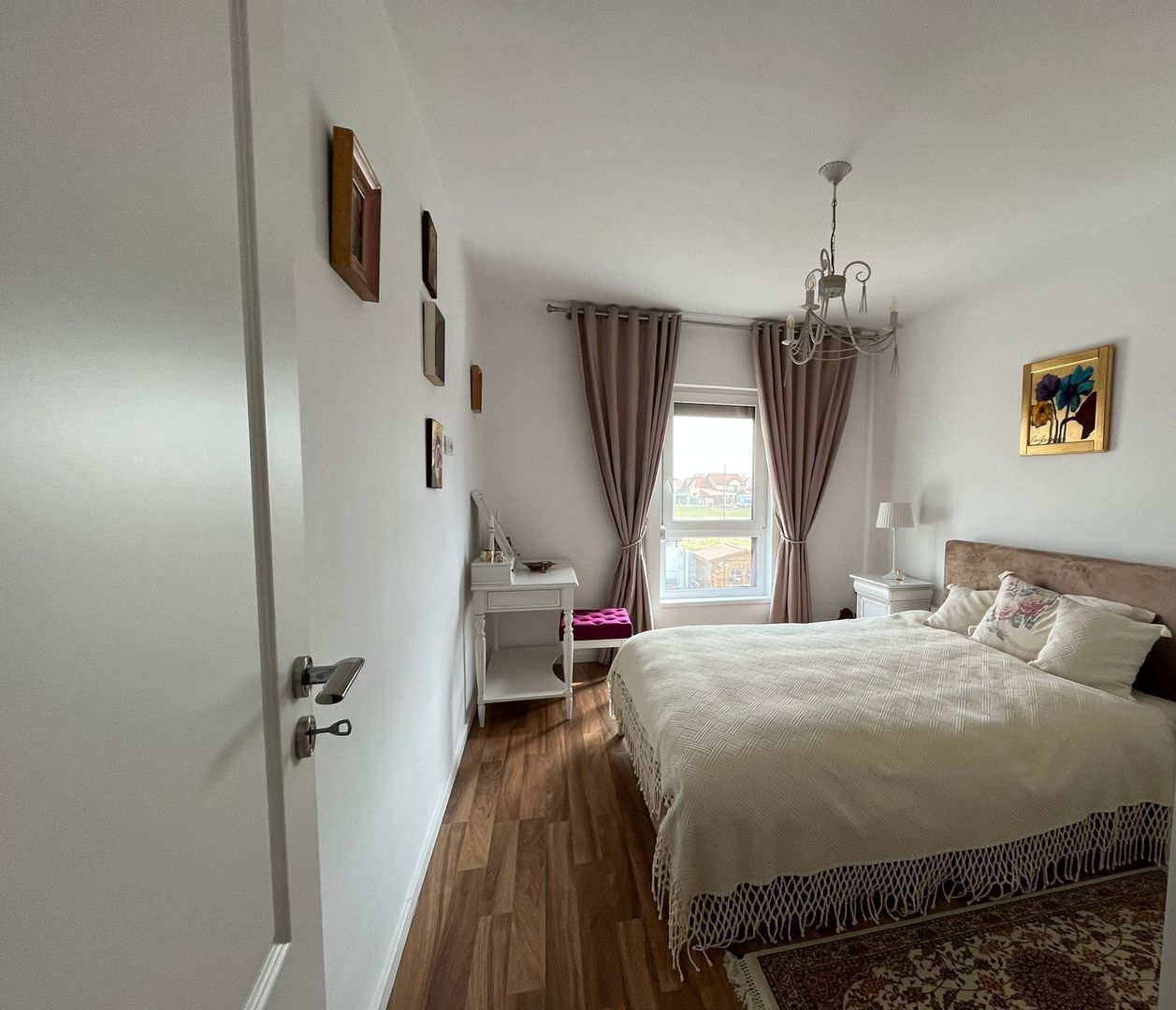 Ocazie! Casă înșiruită în Dumbrăvița, zona Cora - Poză 3