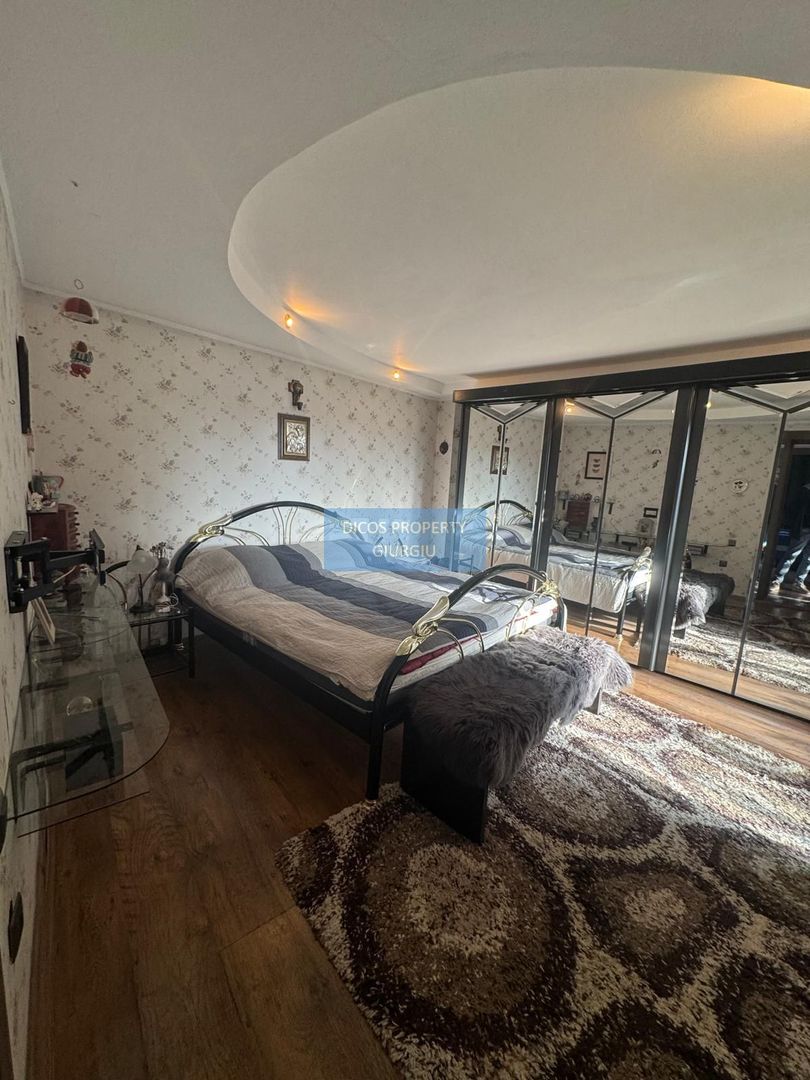 Casă de vânzare pe strada Tudor Vladimirescu - Poză 12