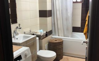 Apartament 2 camere renovat integral – Podu Roș, Bd. Socola - Poză 2