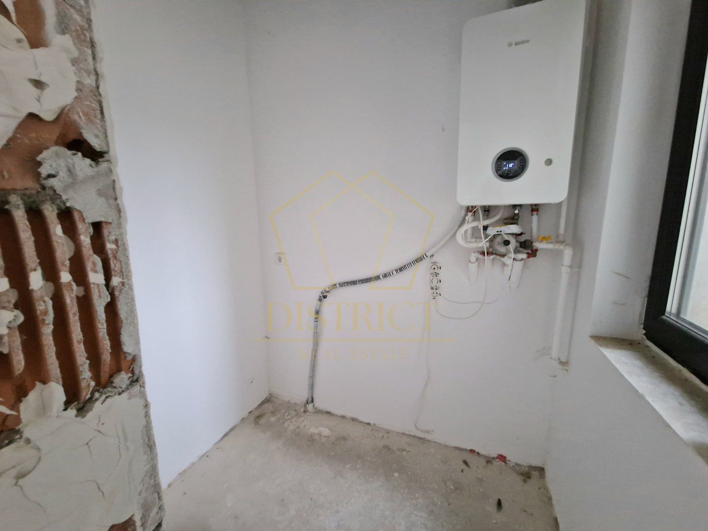 Duplex spatios despartit prin camera tehnica cu 5 camere | Urseni - Poză 13