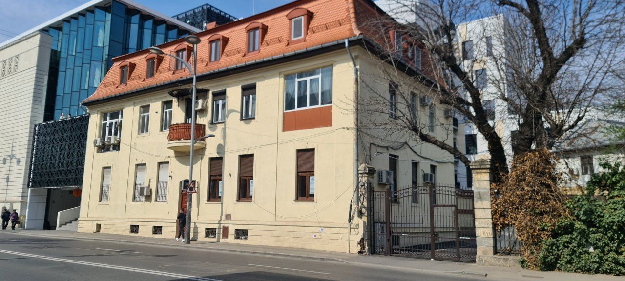 Bulevardul Dacia - Piata Romana | 4 Camere | 2 Bai | Parcare - Poză 1