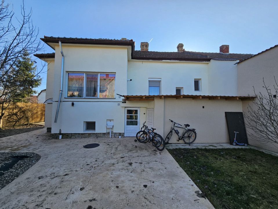 Casa mare, solida, Timisoara, D+P, 5 camere, 2 bai, Zona Lipovei - Poză 1