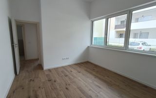 Apartament luminos, ideal locuință sau birou ,parter, 2 locuri parcare - Poză 11