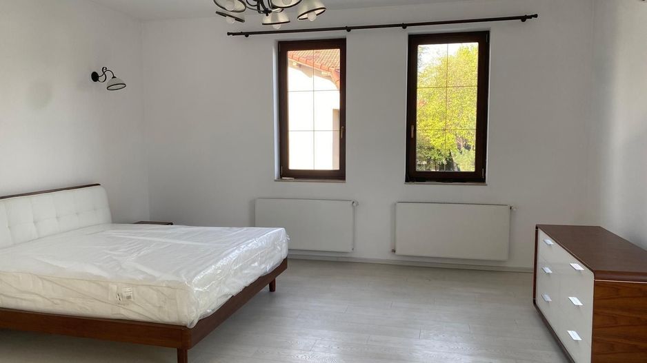 VILA CASA DE INCHIRIERE IN ZONA EROU IANCU NICOLAE PIPERA - Poză 37