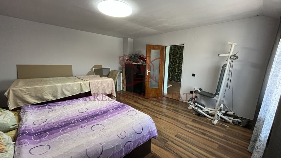 Casă individuală P+1+pod, pe piloni cu panouri solare - Poză 3